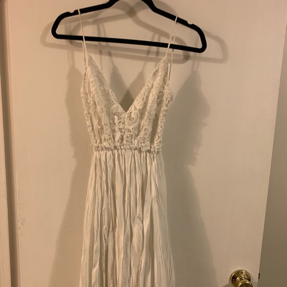 Olivaceous beautiful white lace silky dress!